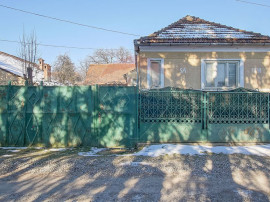 Teren de Vis &icirc;n Tărlungeni cu Căsuță din Lemn &ndash; Li...