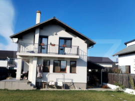 Casă cu etaj &icirc;n S&acirc;npetru &ndash; 113 mp utili, teren 500 mp,