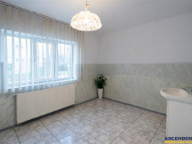 FILM! Targu Secuiesc,2 camere,partial renovat,recomandat:loc