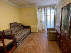 Garsoniera de vanzare, ETaj 3, zona Alexandru cel Bun - Rond