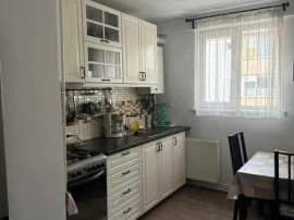 Apartament 3 camere, decomandat - zona Astra