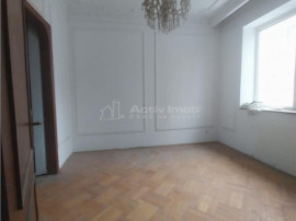 Casa / Vila 350 mp - Cismigiu / Strada Crisana