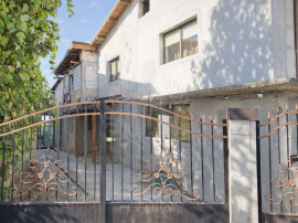 //CASA DE // STREJNIC//
