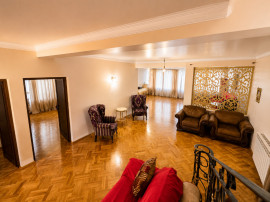 Casa eleganta P+1 cu finisaje premium si spatii generoase | Cazasu