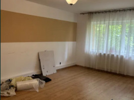 Apartament 3 camere, decomandat - zona Racadau
