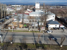 Spațiu comercial la E85 Adjud/ Vis a vis de spitalul mun...