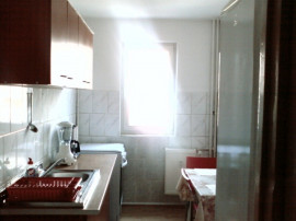 Particular vand apartament 2 camere in Drumul Taberei 34