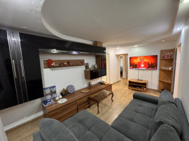 Apartament 4 camere, decomandat, zona Lapus