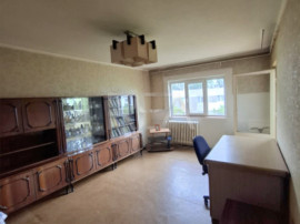 3 camere, 4/4, bloc 1978, proiect CENTRALA,72 mp-Gorjului