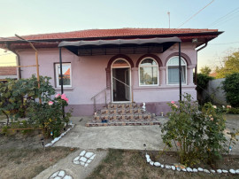 Casa de vanzare, 80 mp, teren 2330 mp, zona Arginesti