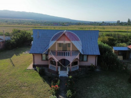 Casă / Vilă cu 6 camere in Bolotești, mobilată și ut...