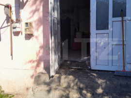 CASA DE VANZARE IN URISOR