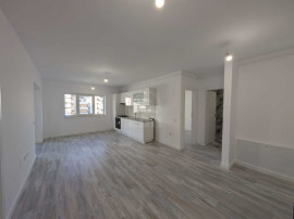 Apartament nemobilat 60 mp, parter &ndash; Florești, zona Porii
