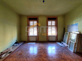 Apartament 4 camere, pretabil spatiu birou, zona Podgoria