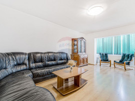 Apartament cu 3 camere de vânzare în zona Mircea cel Ba...