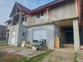 Casă / Vilă cu 7 camere de vânzare Ineu/ Sat Botean