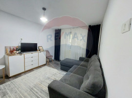 Apartament cu 3 camere de vânzare în zona Lujerului