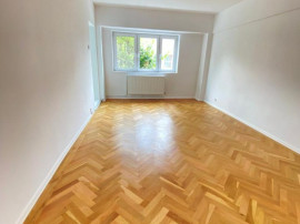 APARTAMENT 4 CAMERE ZONA ULTRACENTRAL
