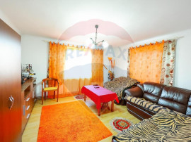 Casă de vânzare, stada Gheorghe Doja