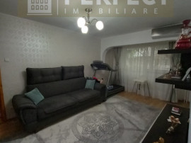 Apartament 3 camere, parter/4, Malu Rosu - 74500 euro