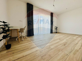 Apartament cu 3 camere de v&acirc;nzare &icirc;n zona Central