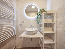 Apartament 3 camere, zona Tractoru.