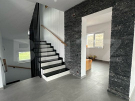 Casa individuala, 4 camere, 3 bai, garaj, zona Beta Residenc