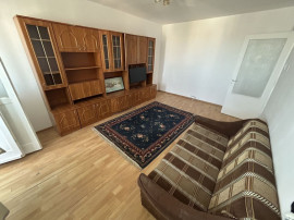 Apartament 3 camere zona Casa de Cultura