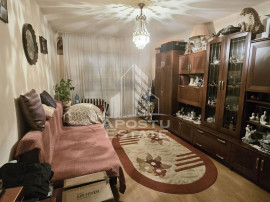 Apartament cu 2 camere, decomandat, centrala proprie, zon...