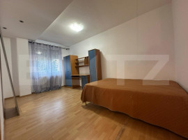 Apartament de v&acirc;nzare cu scară interioară, decomandat 83,