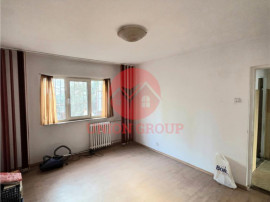 Apartament 3 Camere, Decomandat, Inel 2