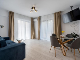 3 camere, 2 bai, NOU, centrala proprie, decomandat, LA CHEIE