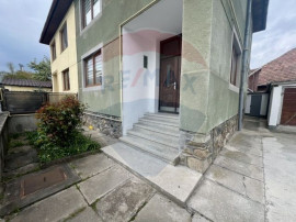 Casă cu 3 camere de v&acirc;nzare Calea Dumbravii
