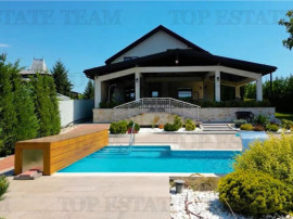 Vila cu deschidere la lac, piscina, garaj inchis - Branesti,