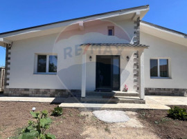 Casă / Vilă cu 4 camere de v&acirc;nzare