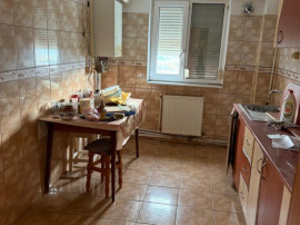 Apartament 3 camere confort 1 Viziru ,Liber.