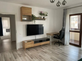 Apartament 3 camere, decomandat - zona Sanpetru