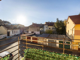 Apartament 4 camere semidecomandat, ultracentral, etaj 1