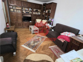 Apartament 3 Camere, Decomandat, zona Casa de Cultura