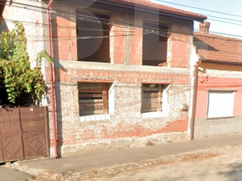 Casă la roșu &ndash; ideală pentru locuință multifamilială
