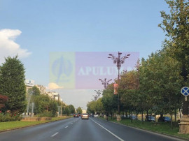 Vanzare apartament de 3 camere bd Unirii, vedere bulevard...