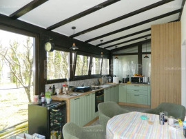 Apartament superb de 4 camere, curte proprie, zona Bartol...