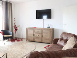 Apartament cu 2 camere, decomandat - zona Avantgarden