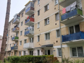 De v&acirc;nzare apartament cu 3 camere la Sf&acirc;ntu Gheorghe