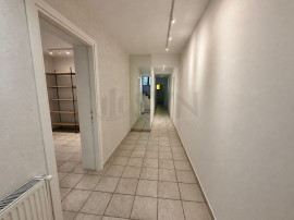 Spatiu in vila I De Inchiriat I Utilitati incluse I Piata...