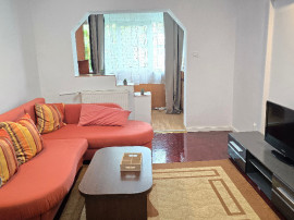Inchiriez apartament cu 2 camere in Deva, Bld. Dacia, parter, mobilat