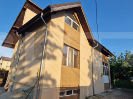 Vila D+P+M, 149.10 mp utili, 393 mp teren, zona Lapus
