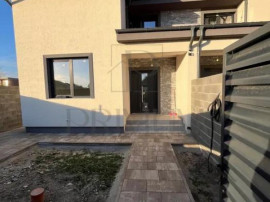 Duplex finalizat - bucatarie inchisa - dormitor la parter