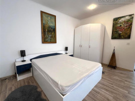 Garsoniera spatioasa cu curte - de - Centrul istoric