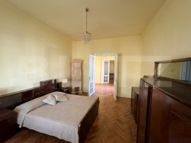 Casă spațioasă cu 6 camere, teren 700 mp, garaj și teras